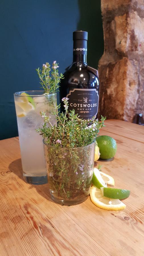 Horse And Groom Moreton-in-Marsh Екстериор снимка