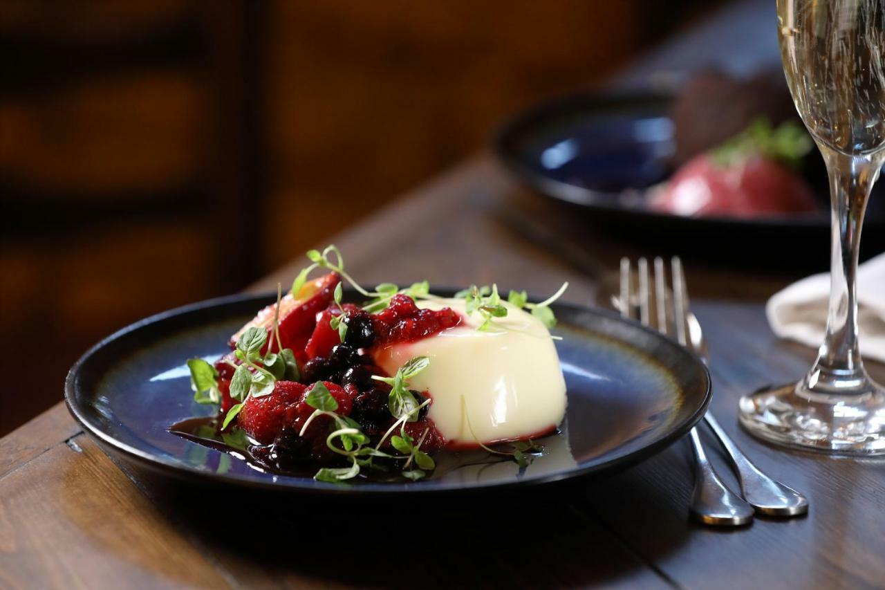 Horse And Groom Moreton-in-Marsh Екстериор снимка